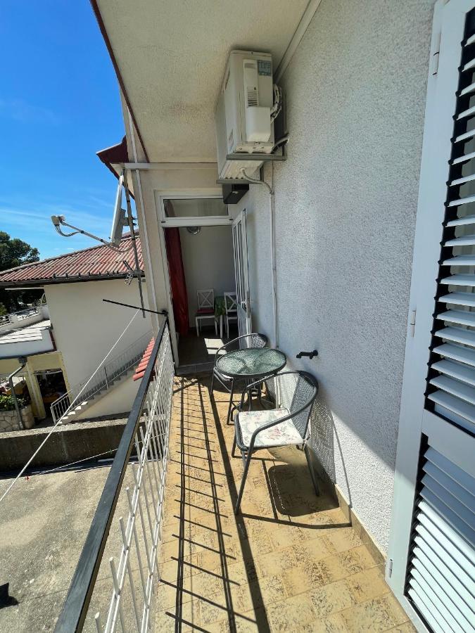 Diana Rooms And Apartments Starigrad Paklenica Luaran gambar