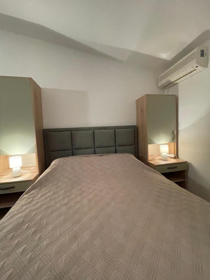 Diana Rooms And Apartments Starigrad Paklenica Luaran gambar