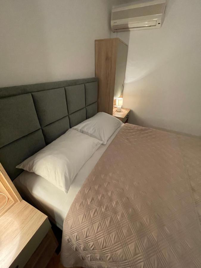 Diana Rooms And Apartments Starigrad Paklenica Luaran gambar
