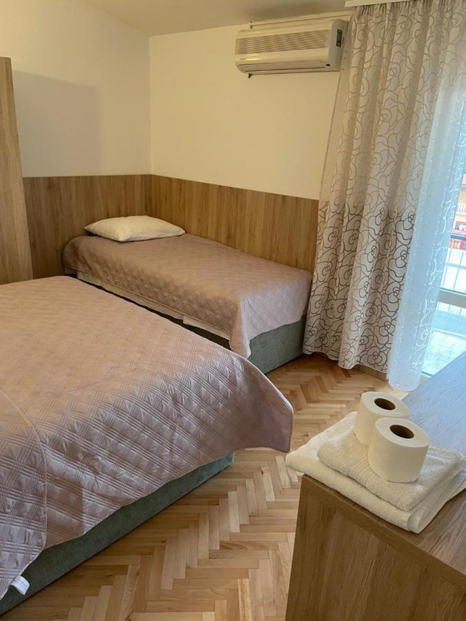 Diana Rooms And Apartments Starigrad Paklenica Luaran gambar
