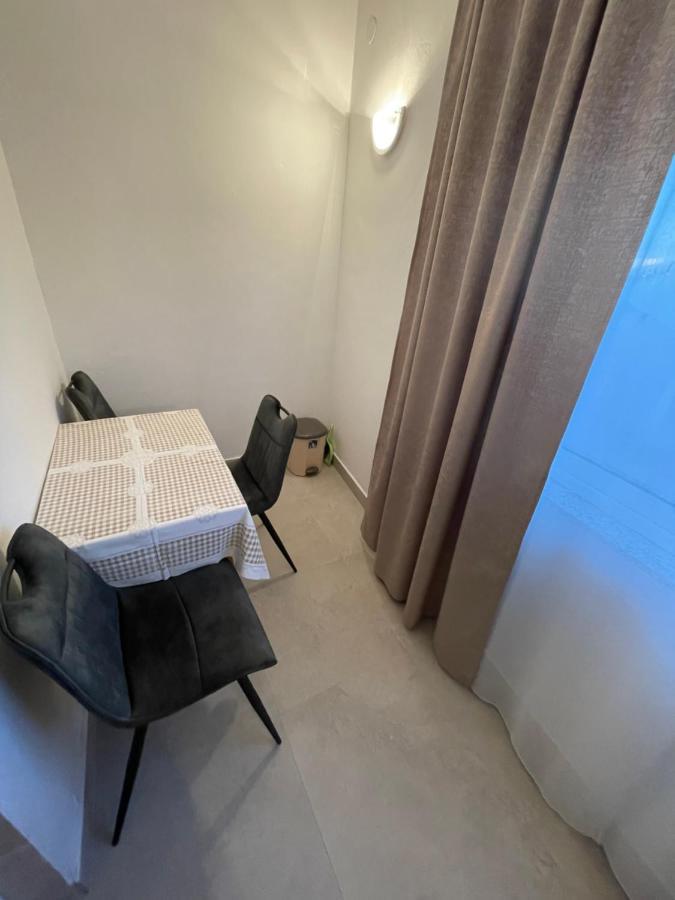 Diana Rooms And Apartments Starigrad Paklenica Luaran gambar