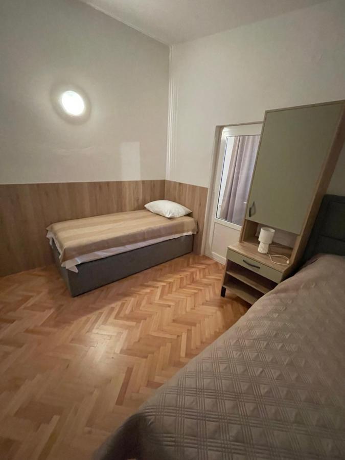 Diana Rooms And Apartments Starigrad Paklenica Luaran gambar