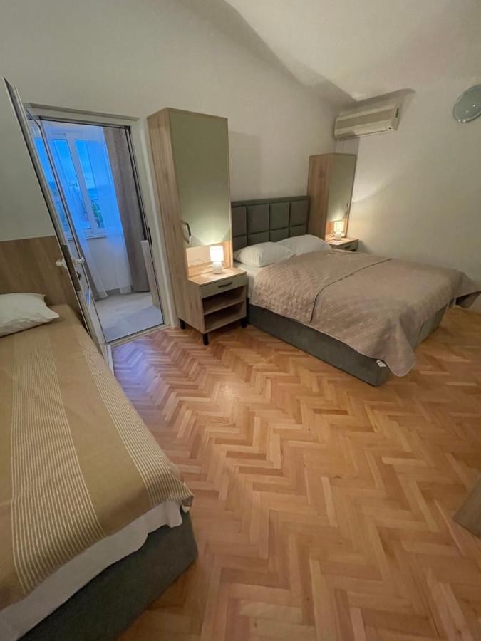 Diana Rooms And Apartments Starigrad Paklenica Luaran gambar