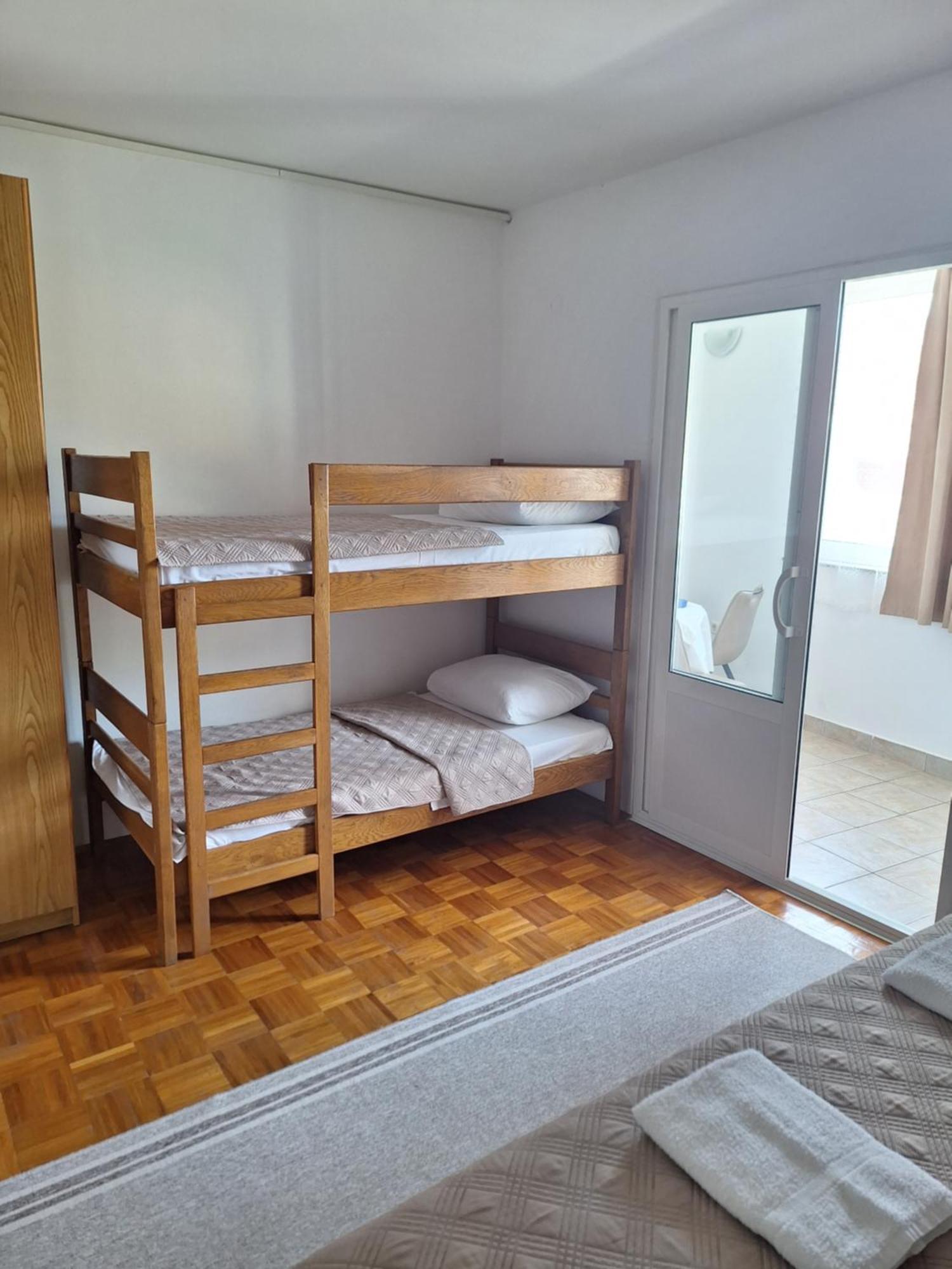 Diana Rooms And Apartments Starigrad Paklenica Luaran gambar