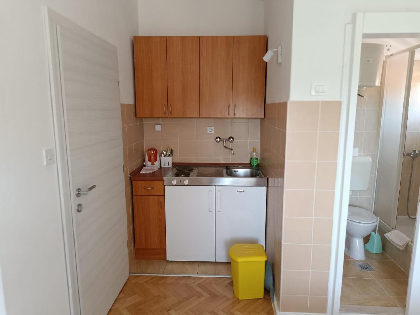 Diana Rooms And Apartments Starigrad Paklenica Bilik gambar
