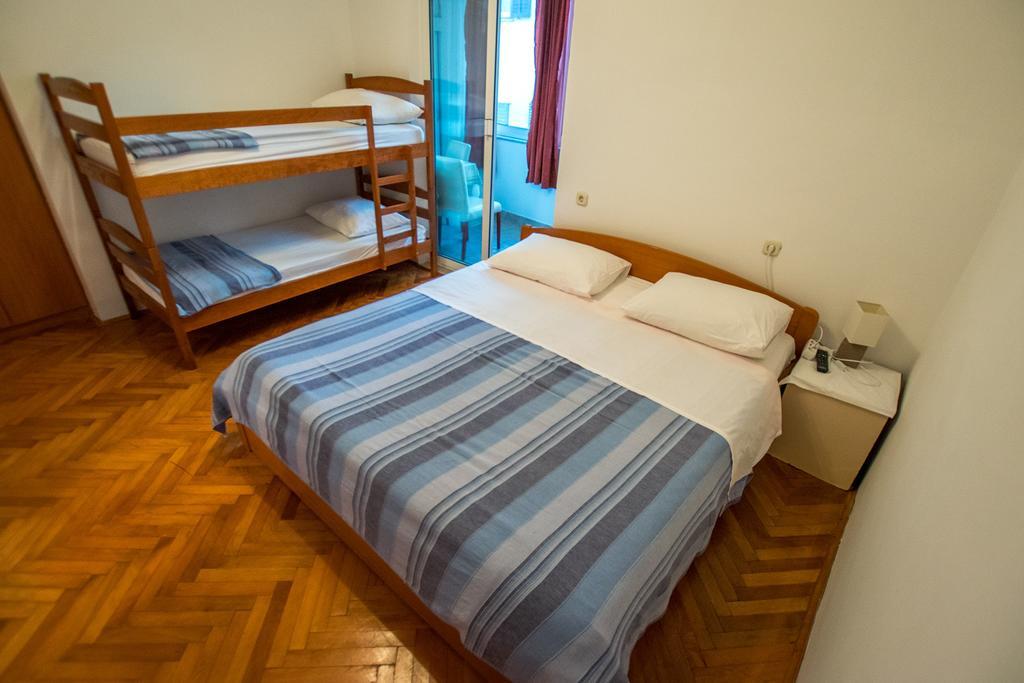 Diana Rooms And Apartments Starigrad Paklenica Luaran gambar