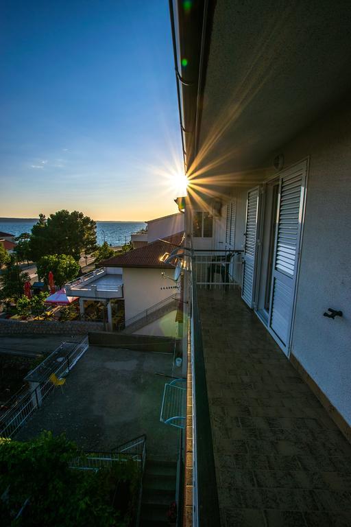 Diana Rooms And Apartments Starigrad Paklenica Luaran gambar